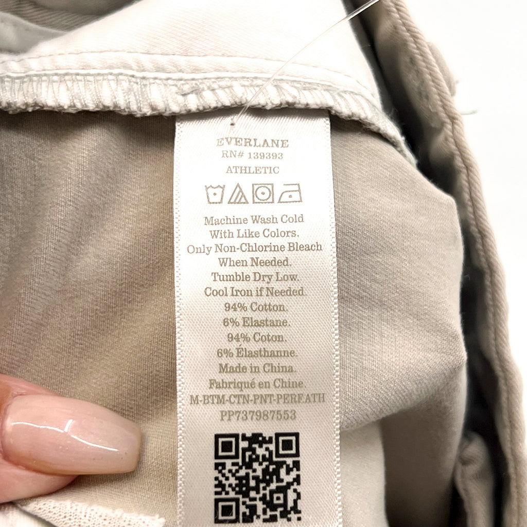 EVERLANE Uniform Mens Athletic Fit Performance Chino Pants 33x28 Stone NWOT