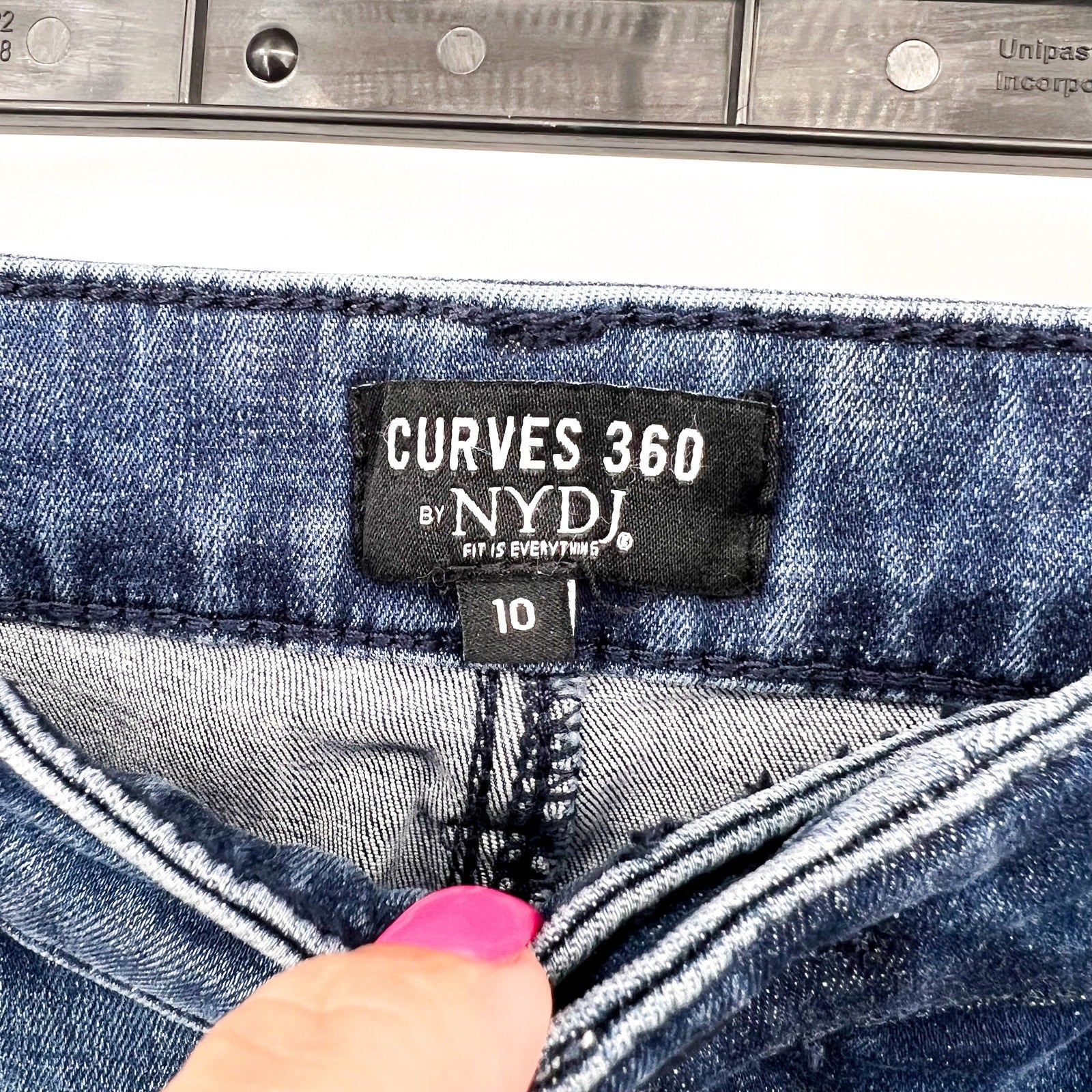 NYDJ Curves 360 Womens Slim Straight Crop Jeans Size 10 Caliente Blue NWT