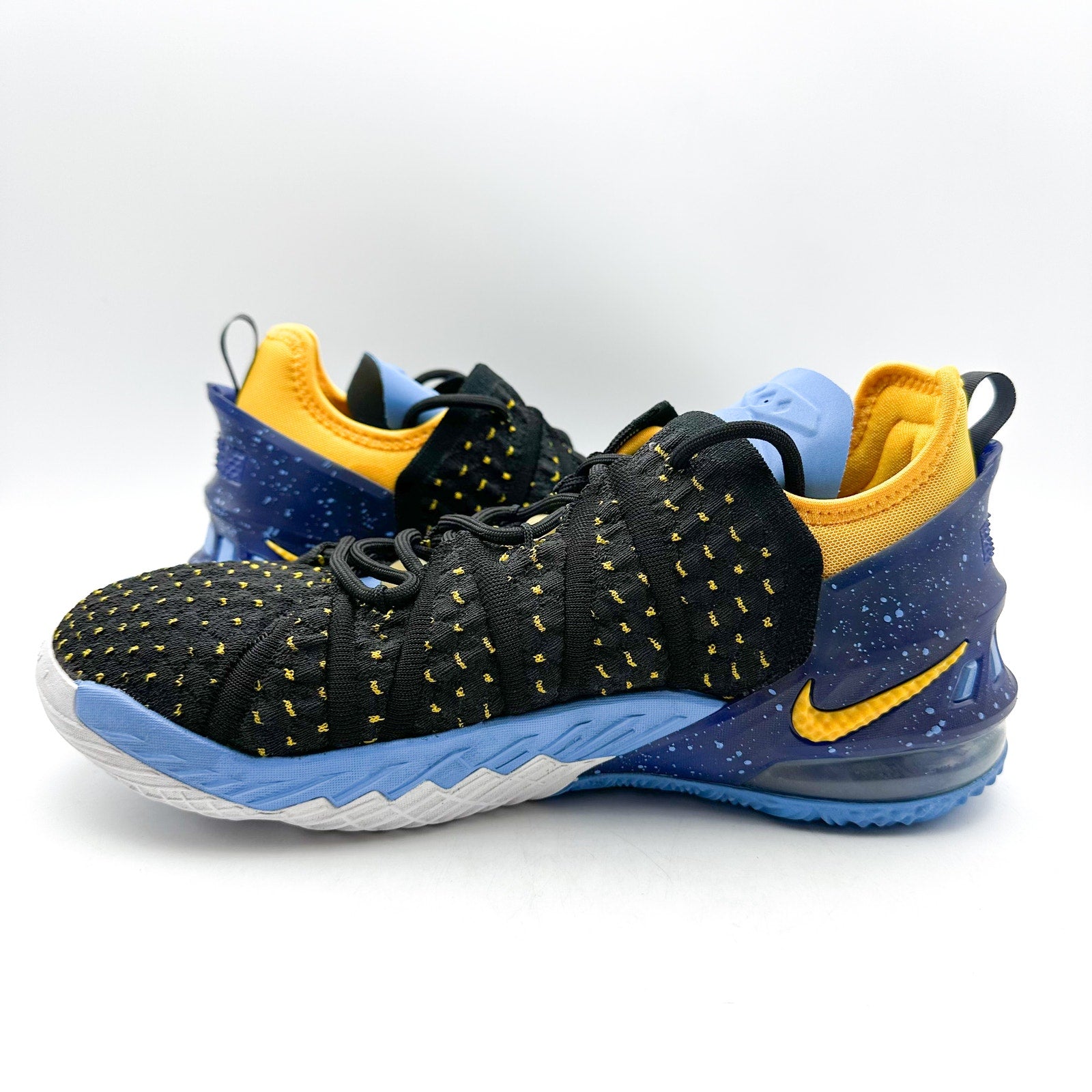 NIKE Youth LeBron 18 GS 'Lakers Heritage' Basketball Shoes 5.5Y Black Multi NWOB