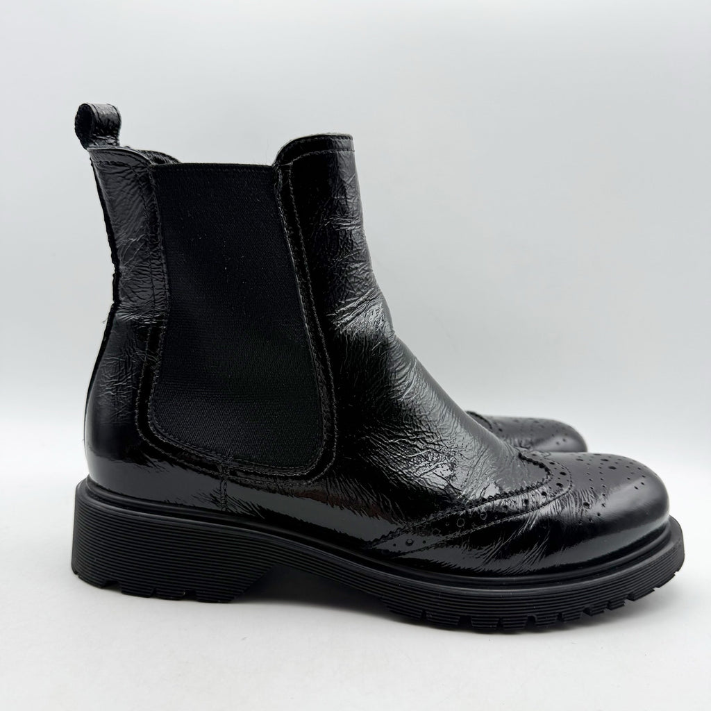La Canadienne Womens Haley Chelsea Boots Size 8 EU 38.5 Black Leather NWOB