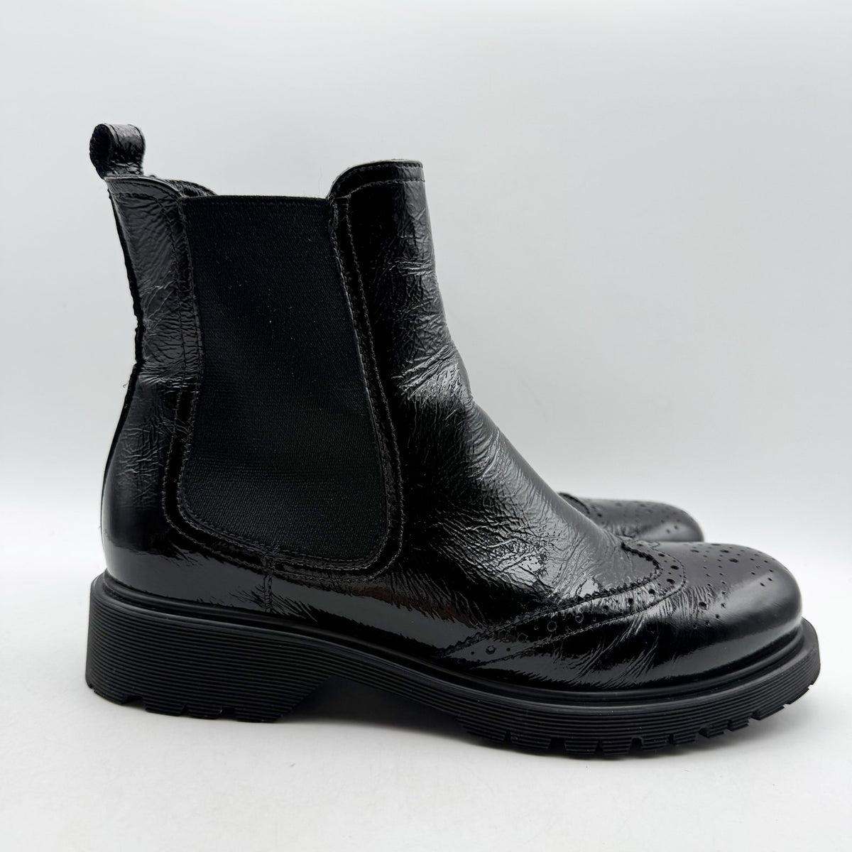 La Canadienne Womens Haley Chelsea Boots Size 8 EU 38.5 Black Leather NWOB