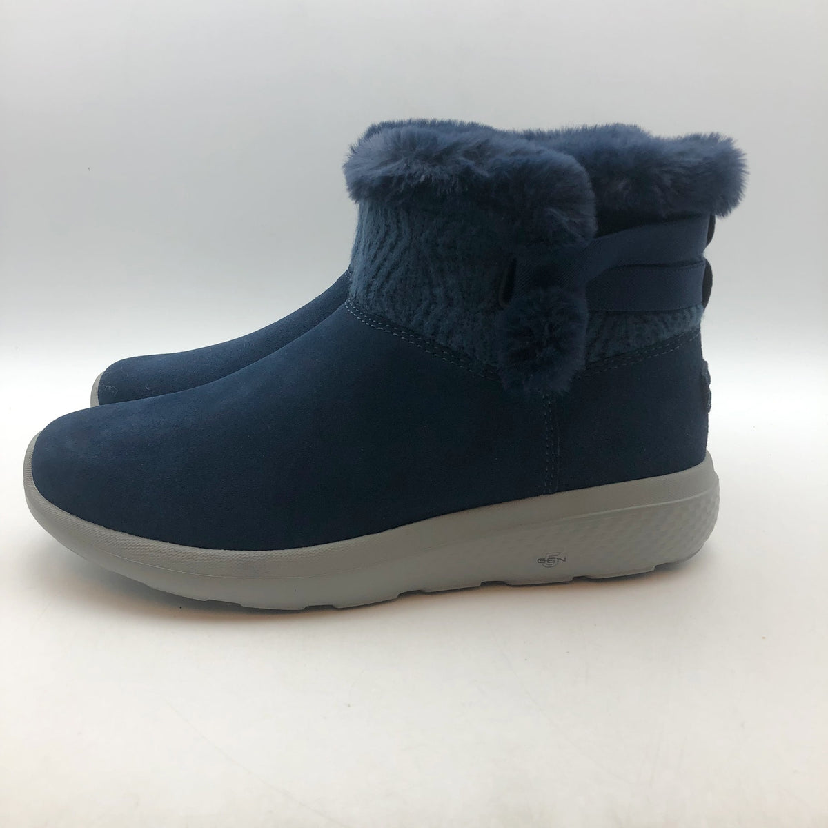 Skechers Womens On-the-GO City Suede Boots 9 WIDE Navy Blue Water Repellent NIB
