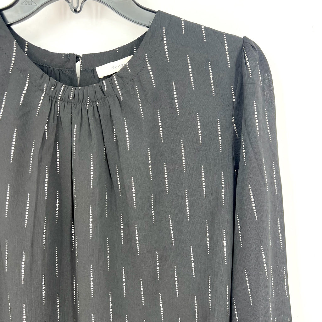 FUN2FUN Womens Metallic Striped Long Sleeve Blouse Medium Black Silver NWT