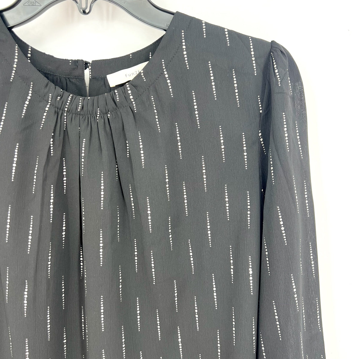 FUN2FUN Womens Metallic Striped Long Sleeve Blouse Medium Black Silver NWT