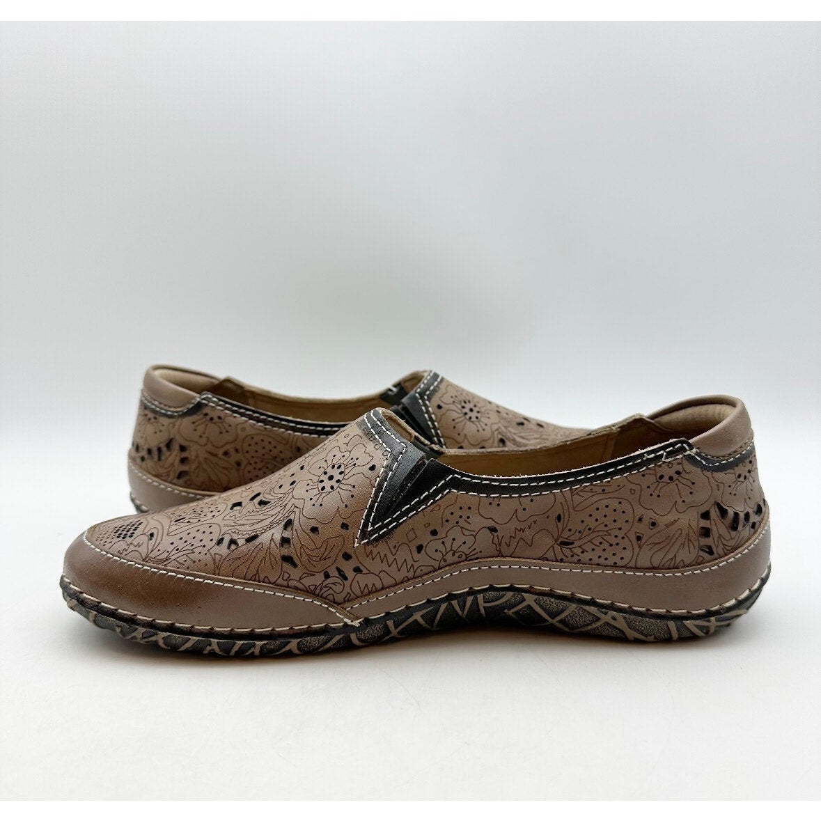L'ARTISTE Women's Libora Loafers EU 38 US 8 Brown Leather Perforated NWOB