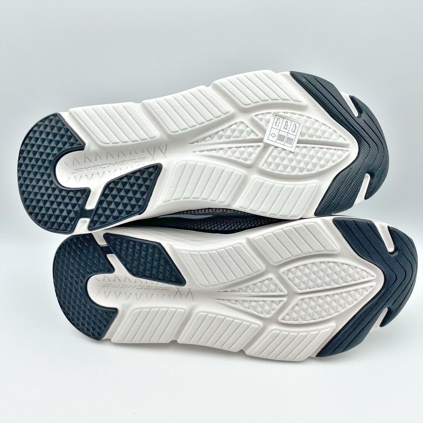 Skechers Men's Max Cushioning Elite Slip On Sneakers Size 9 Black White Knit NIB