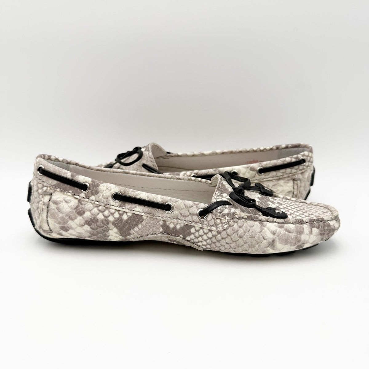 Marc Joseph NY Womens Cypress Hill Loafers Size 5.5 M Grey White Leather NWOB