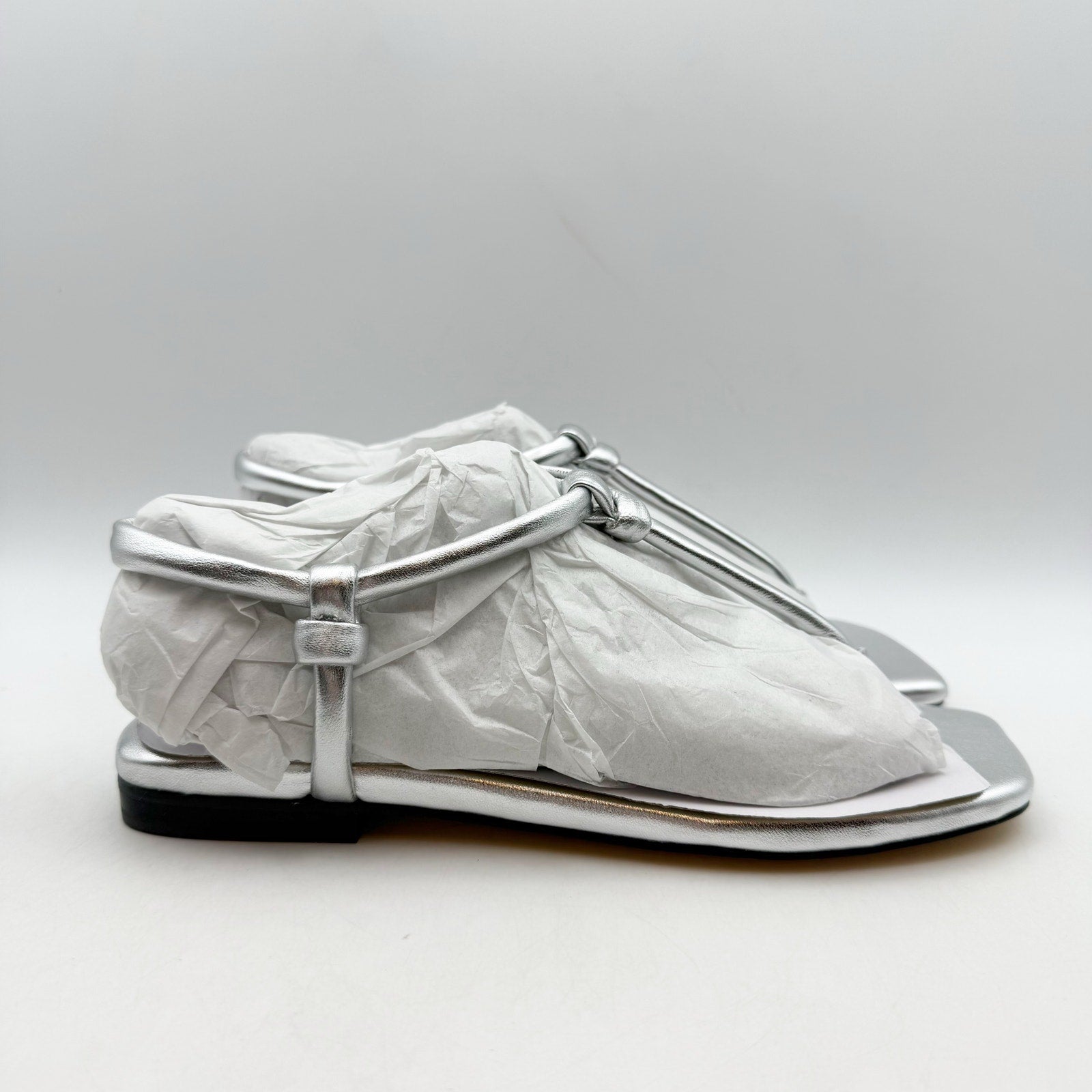 Marc Fisher Womens LTD Maycee Flat Sandals US 6.5 M Silver Leather Thongs NIB