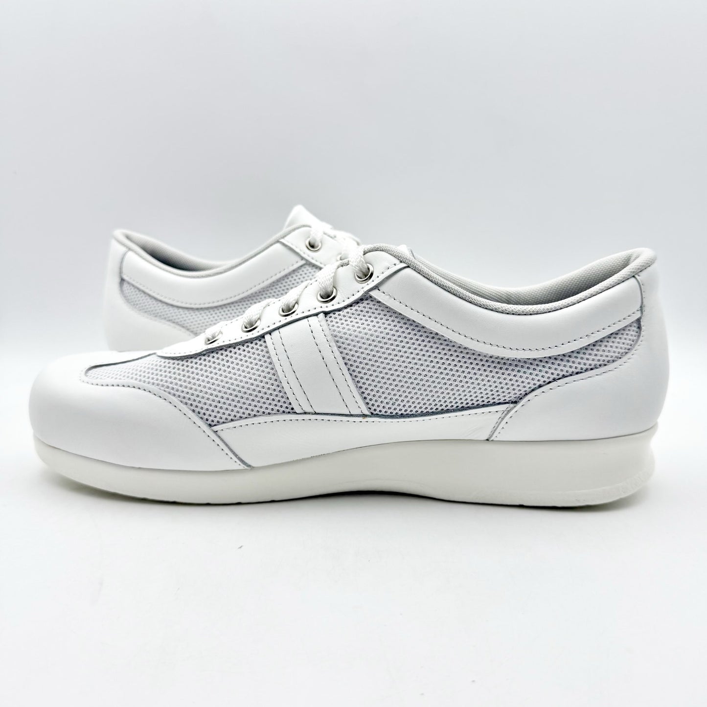 SAS Womens Free Time Comfort Walking Shoe US 9.5 Narrow EU 40 White Leather NIB