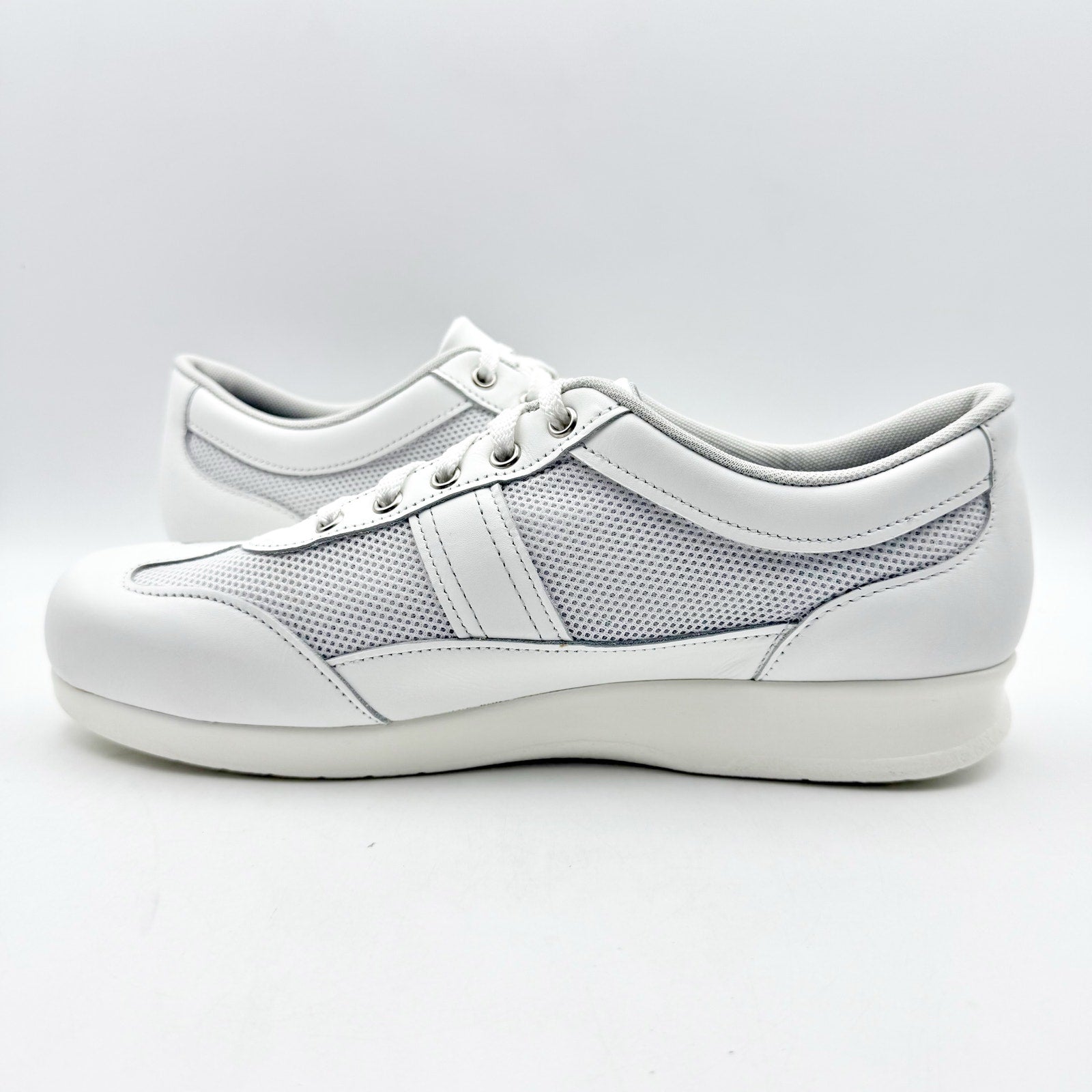 SAS Womens Free Time Comfort Walking Shoe US 9.5 Narrow EU 40 White Leather NIB