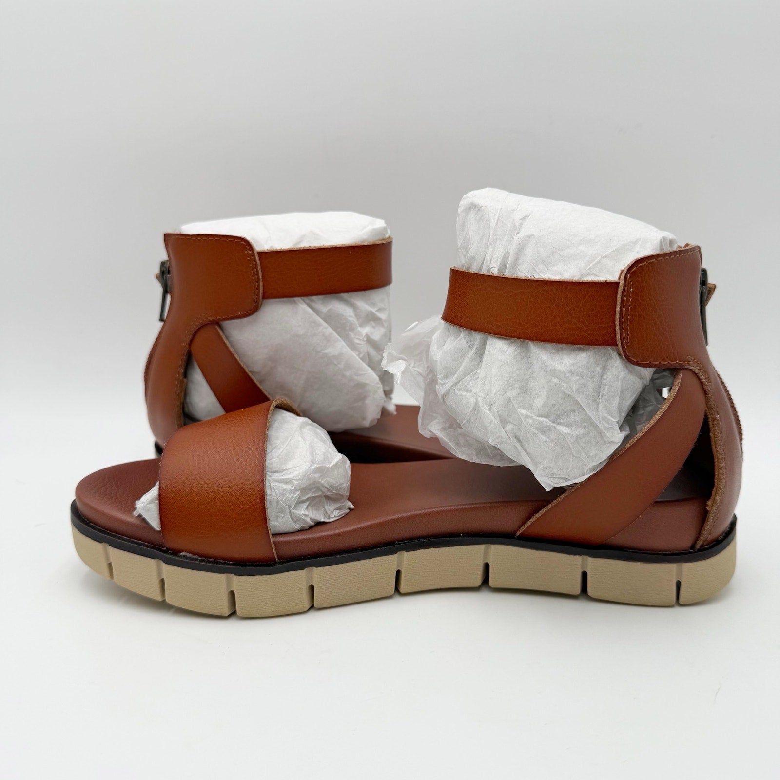 MIA Womens Emilia Sandals Size 6 Cognac Brown Flat NWOB