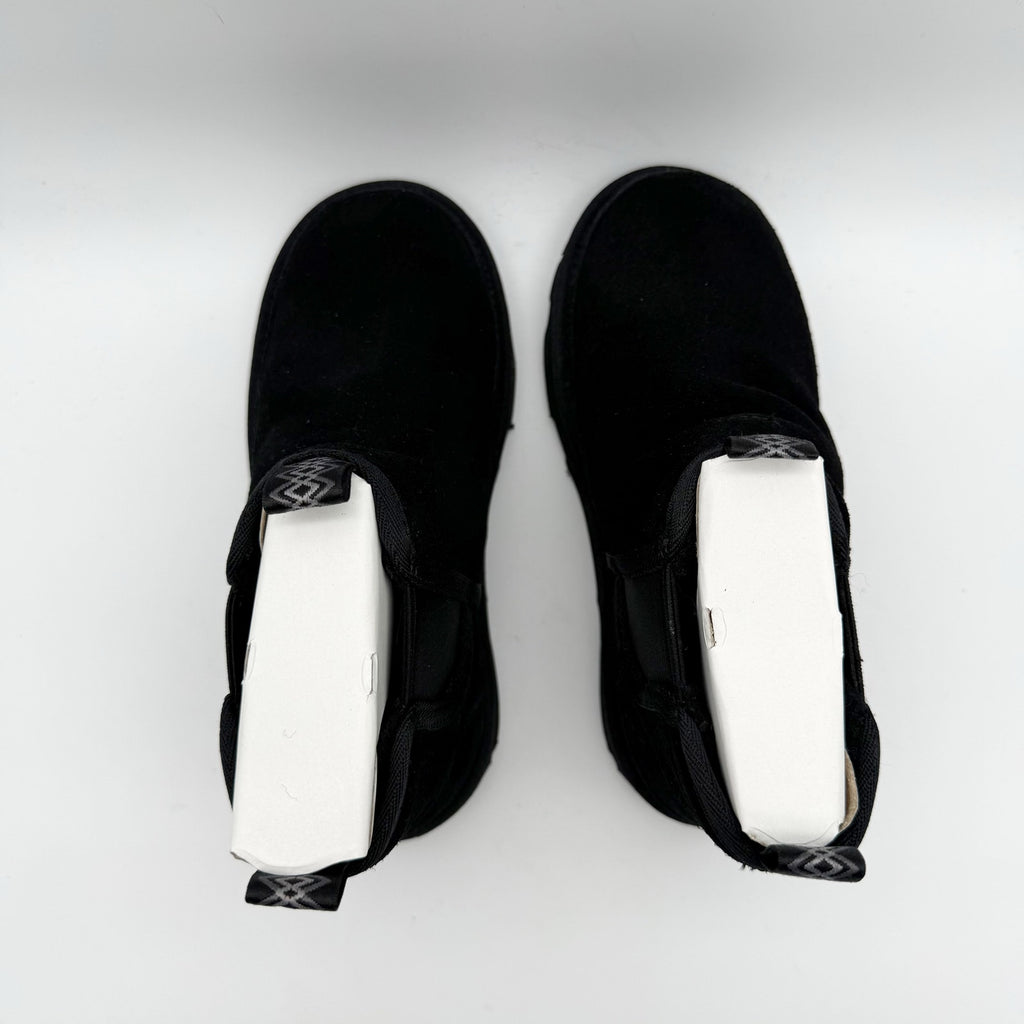 UGG Kids Neumel Chelsea Boots US 2 EU 33.5 Black Cow Suede NIB