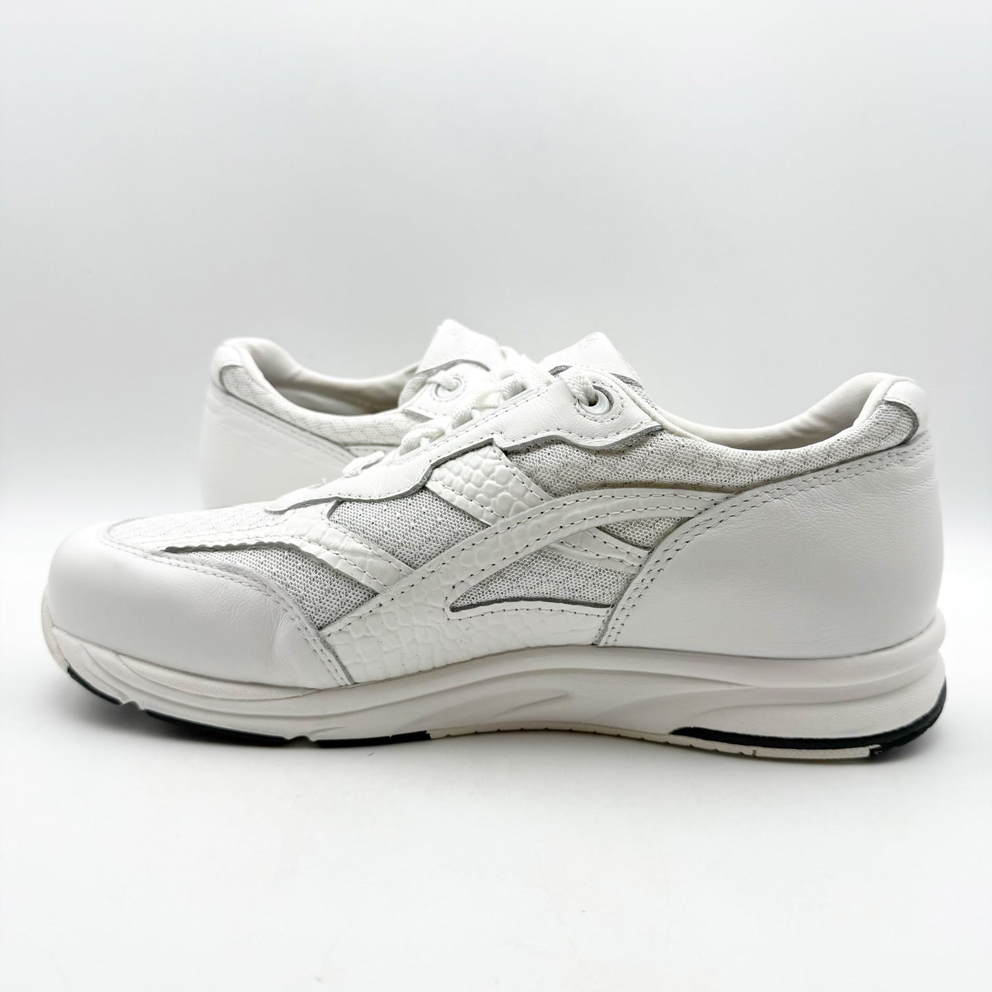 SAS Womens Tour Mesh Comfort Walking Sneaker US 9.5 M EU 40 White Leather NIB