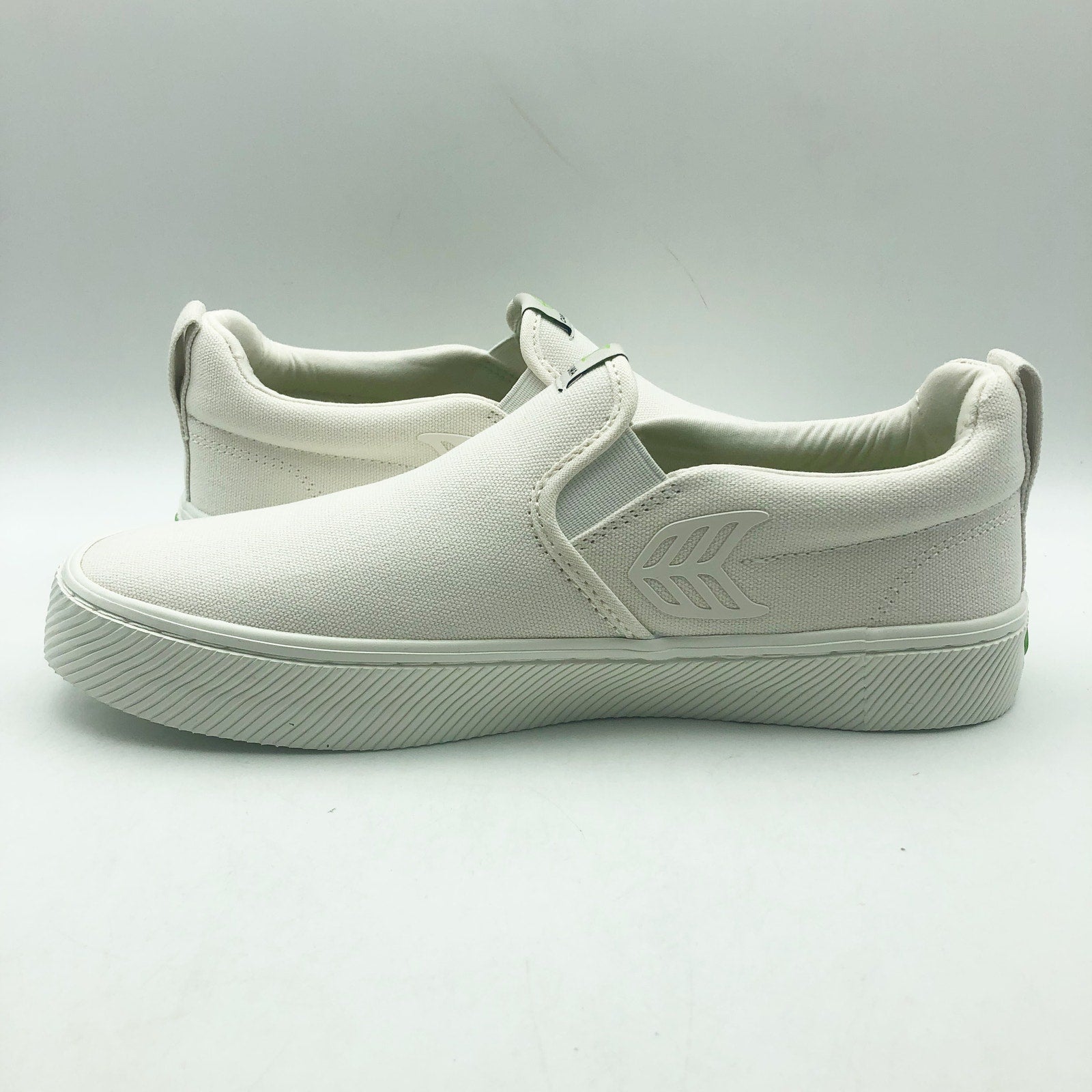 Cariuma Women's Slip-On Canvas Sneakers Size 9 Off White Casual Shoes NIB