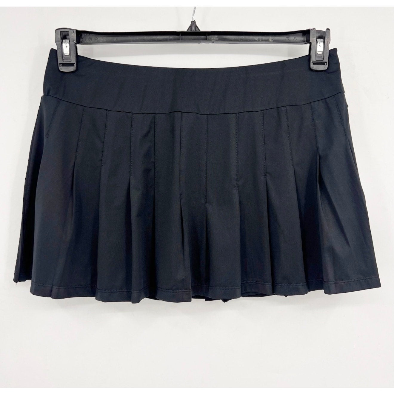 TAIL Women's Jillian 13.5" Tennis Skort XL Onyx Black Pleated UPF NWT