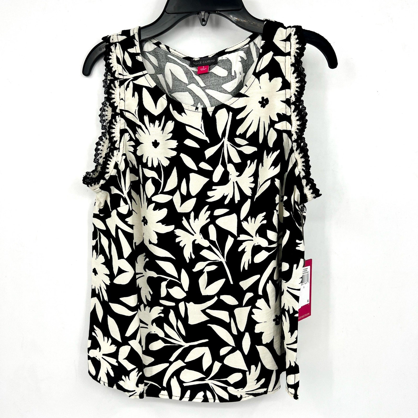 VINCE CAMUTO Women's Floral-Print Top Small Black White Crocheted-Trim NWT