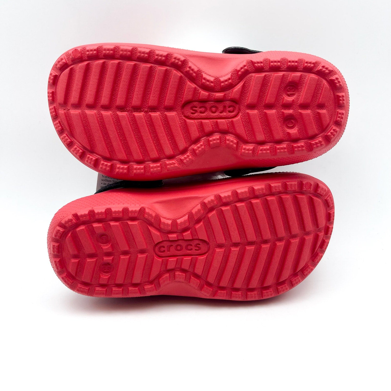 Crocs Kids Classic Lined Santa Clogs C13 EU 30.5 Red White Lightweight NWT