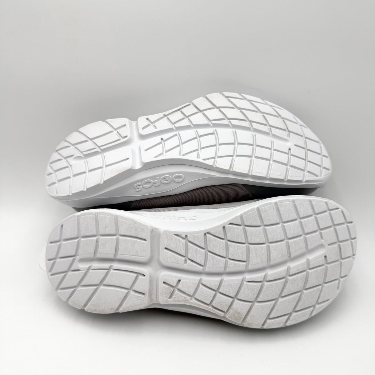 OOFOS Womens OOmg Sport LS Sneakers Size 10 EU 41 Grey White NIB