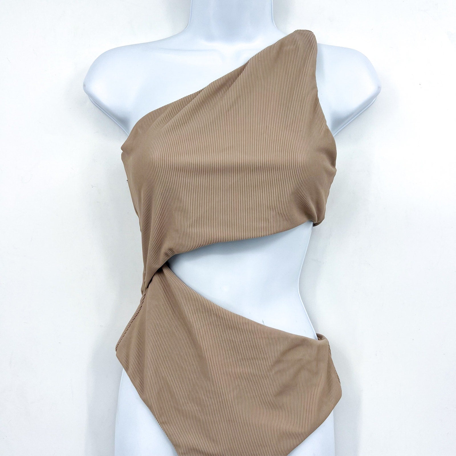 BEACH RIOT Women's Celine One Piece Swimsuit Medium Tan Cut Out One Shoulder NWT