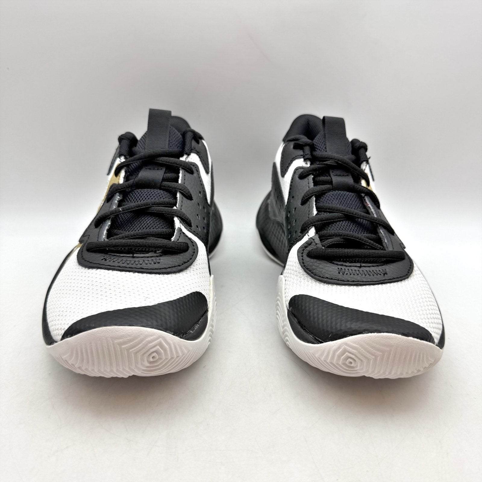 Under Armour Boys GS Jet '23 Basketball Sneakers US 5 YOUTH Black Gold NIB