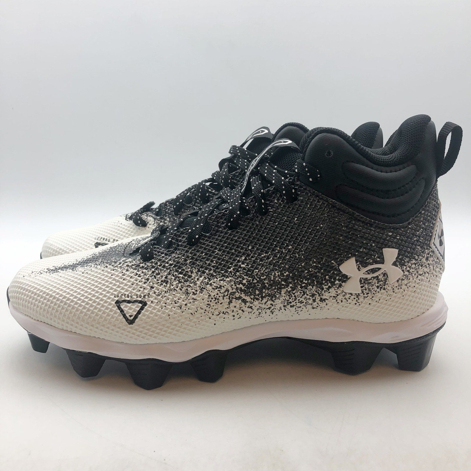 Under Armour Boys Spotlight Franchise RM 2.0 Football Cleats Size 4.5 Black NWOB