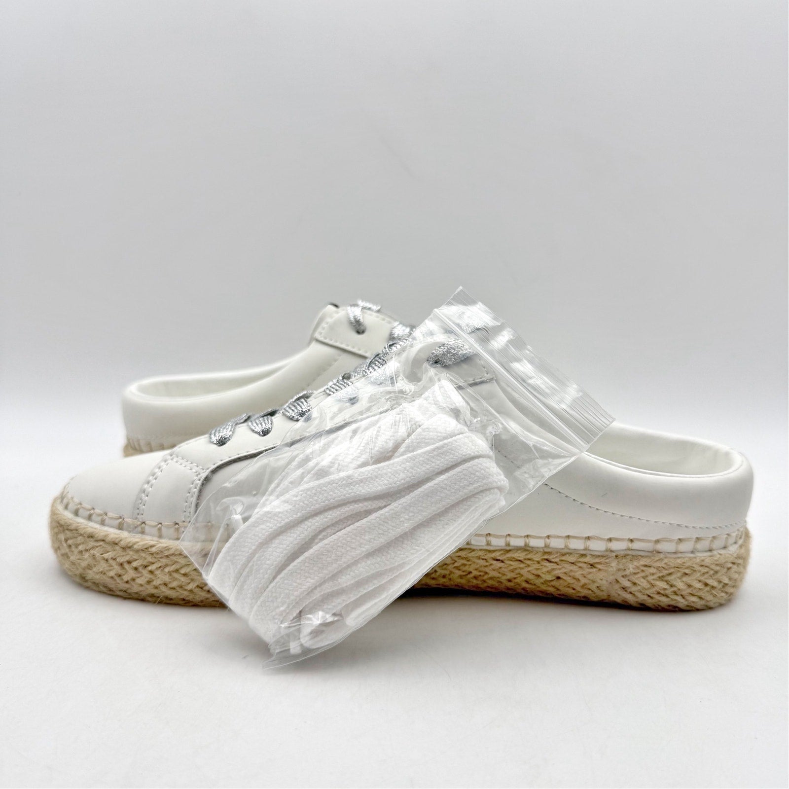 Vintage Havana Womens Melody Slip On Sneakers US 7 Off White Leather Mules NWOB