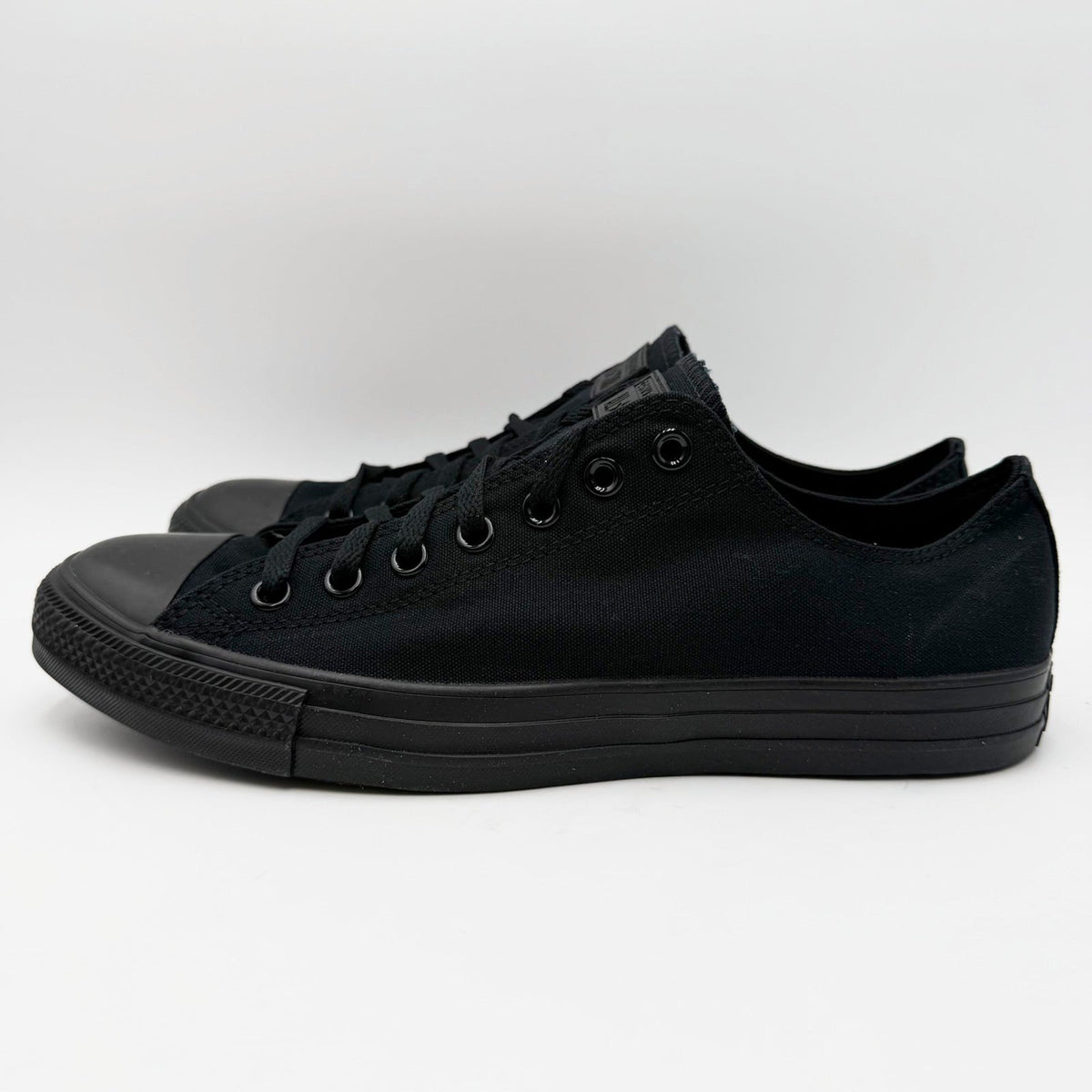 Converse Mens Chuck Taylor All Star Low Sneakers Size 10.5 Black Monochrome NWOB