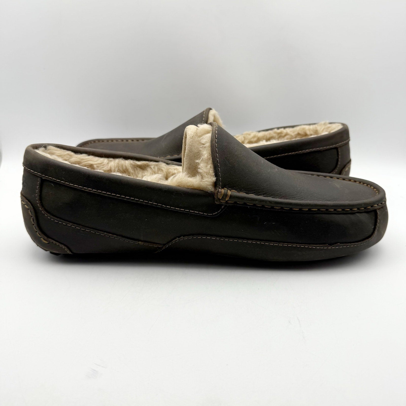 UGG Mens Ascot Matte Slippers US 8 EU 41 Brown Leather NIB