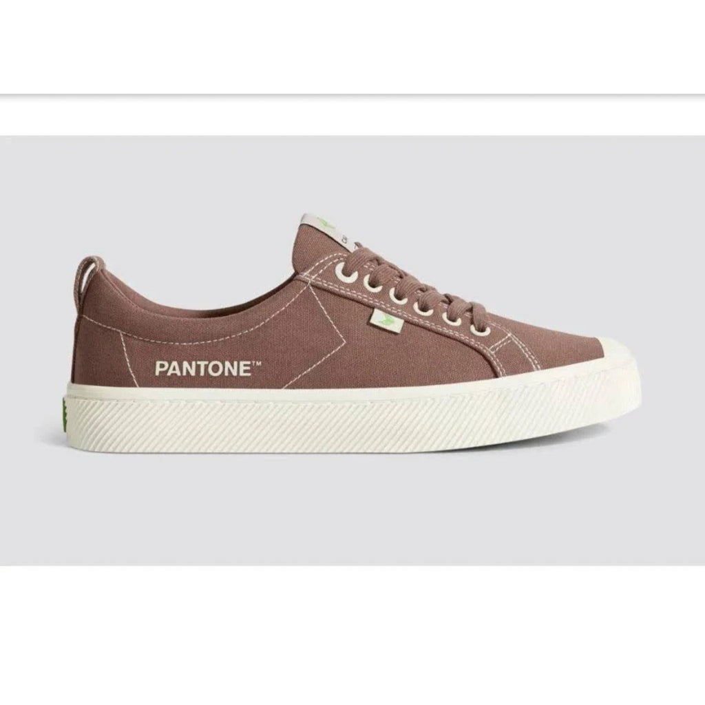 Cariuma Womens OCA Low Canvas Sneaker Size 9 Brown Pantone Contrast Thread NIB