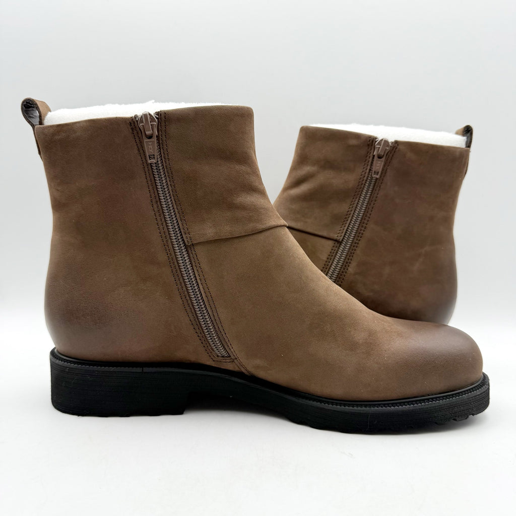 David Tate Womens Damila Boots US 9.5M EU 40 Brown Nubuck Leather NIB