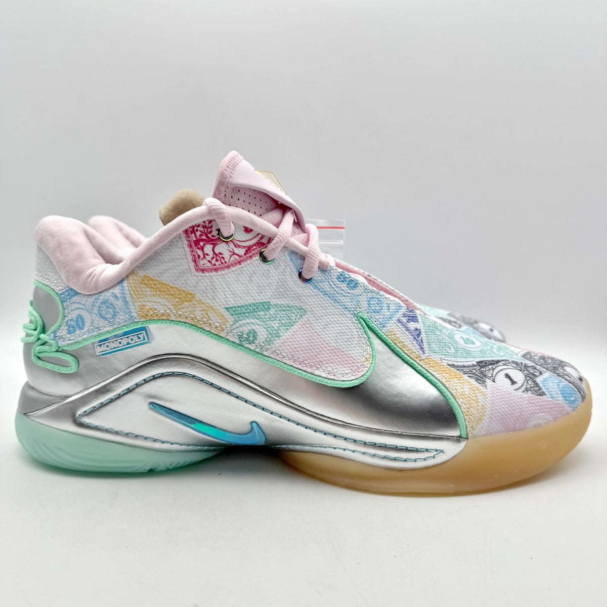 Nike Monopoly LeBron XXII 22 QS Currency Athletic Shoes Mens 10 White Pink NIB