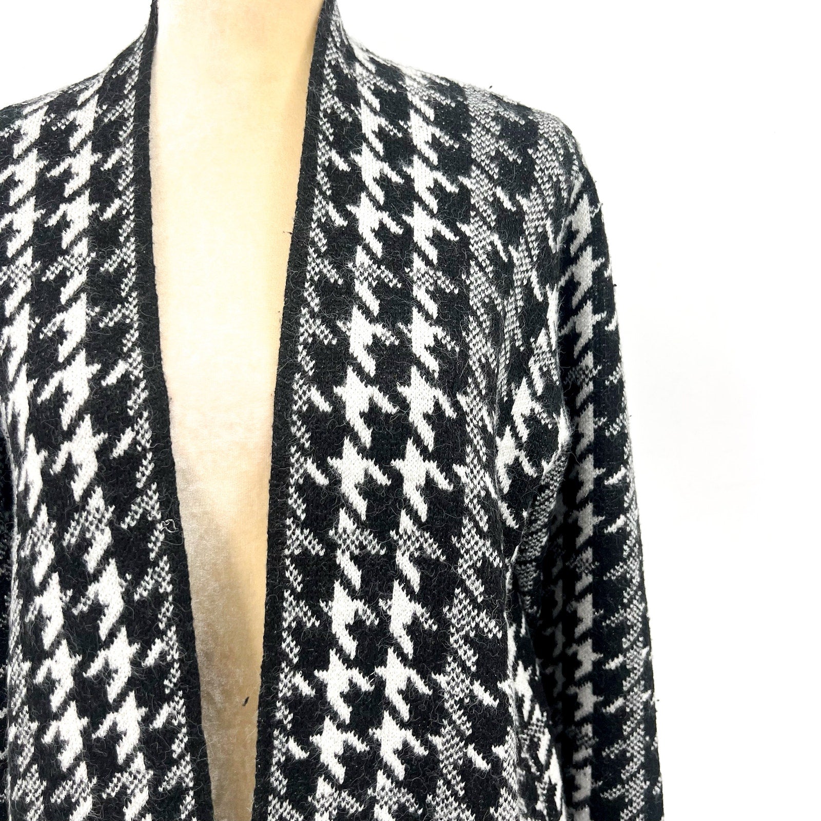FORTUNE + IVY Women's Long Cardigan Sweater Small Black White Houndstooth NWOT