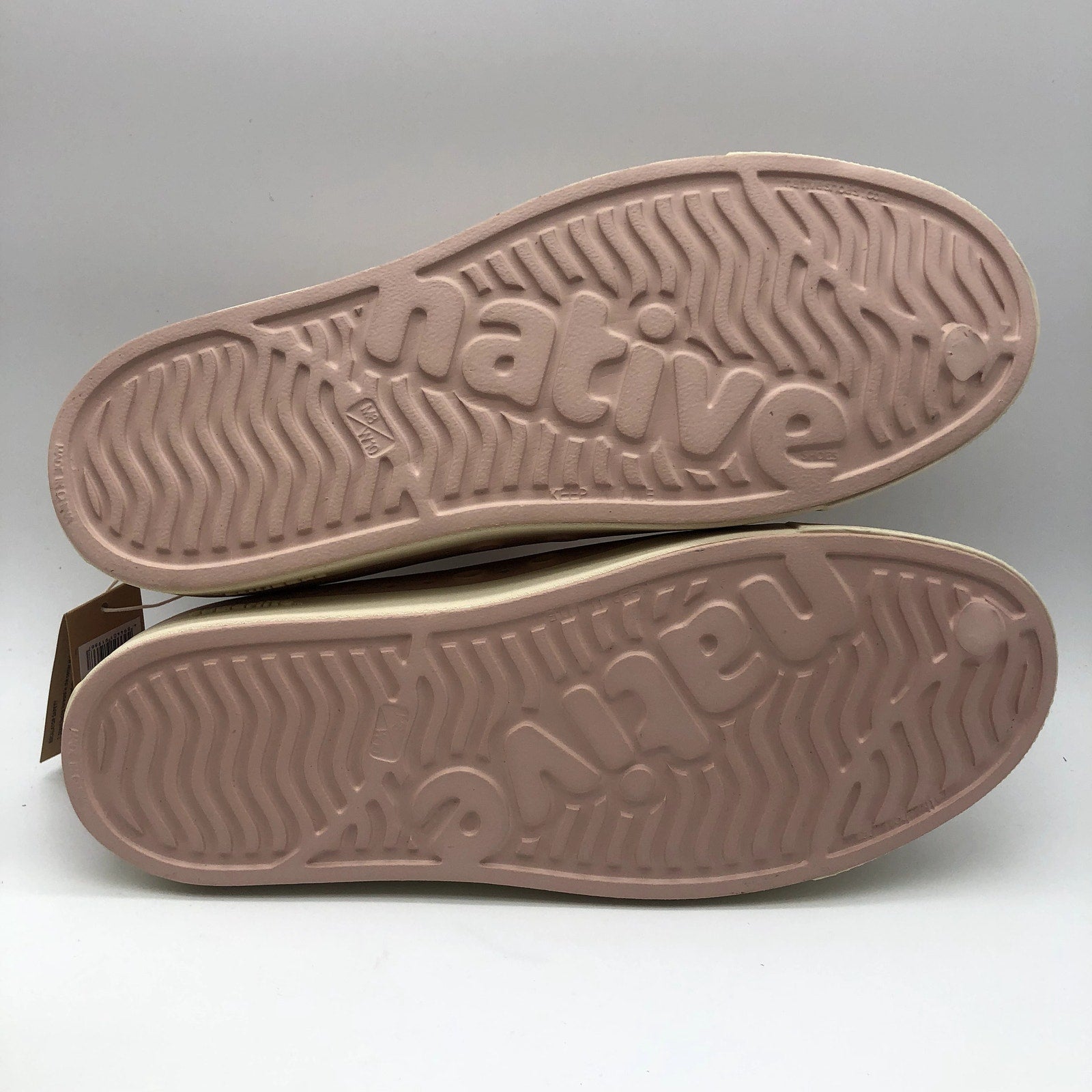 Native Jeffersons Slip On Shoes Mens 8 Womens 10 Chameleon Pink Waterproof NIB