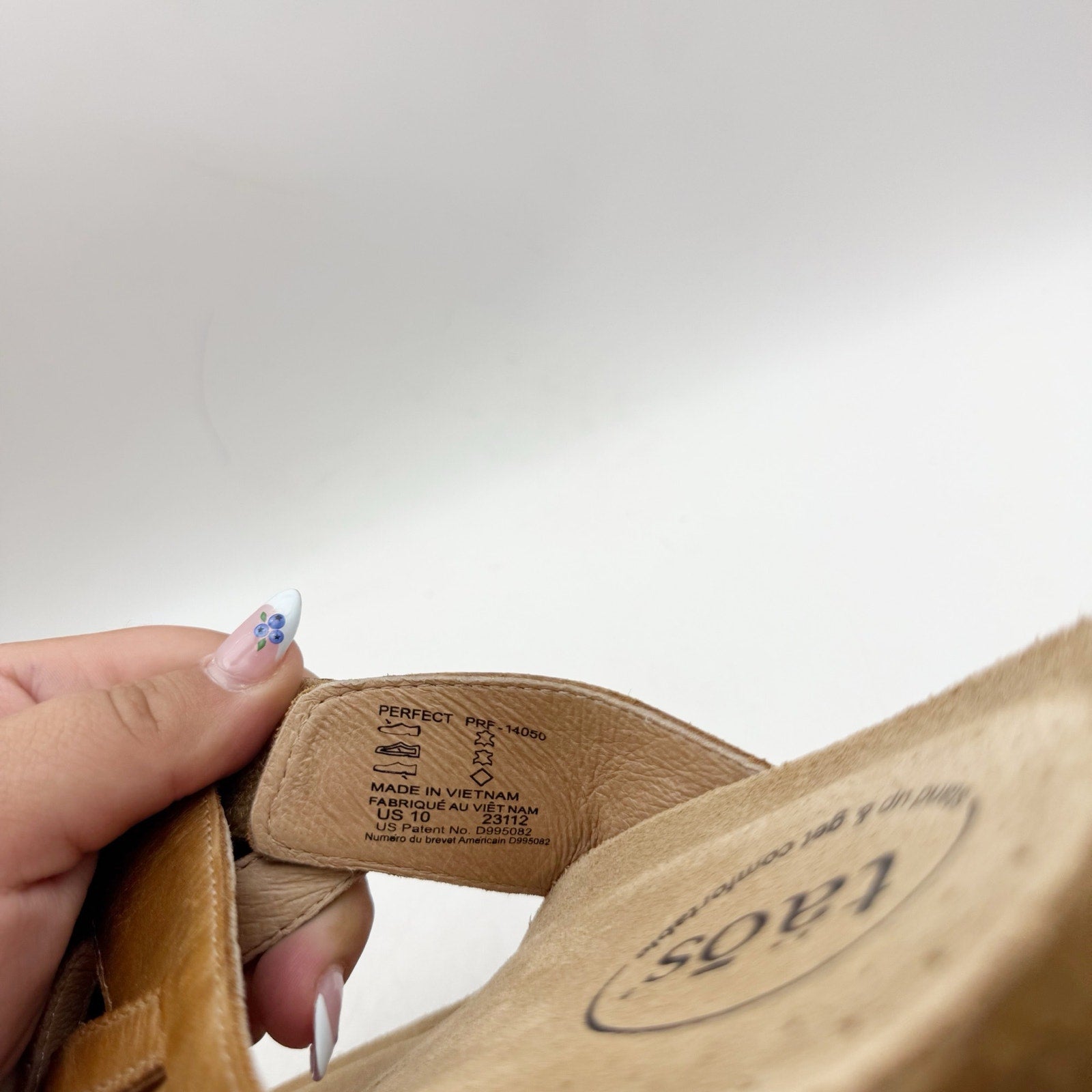 Taos Womens Perfect Toe Loop Sandals Size 10 M Tan Leather NIB