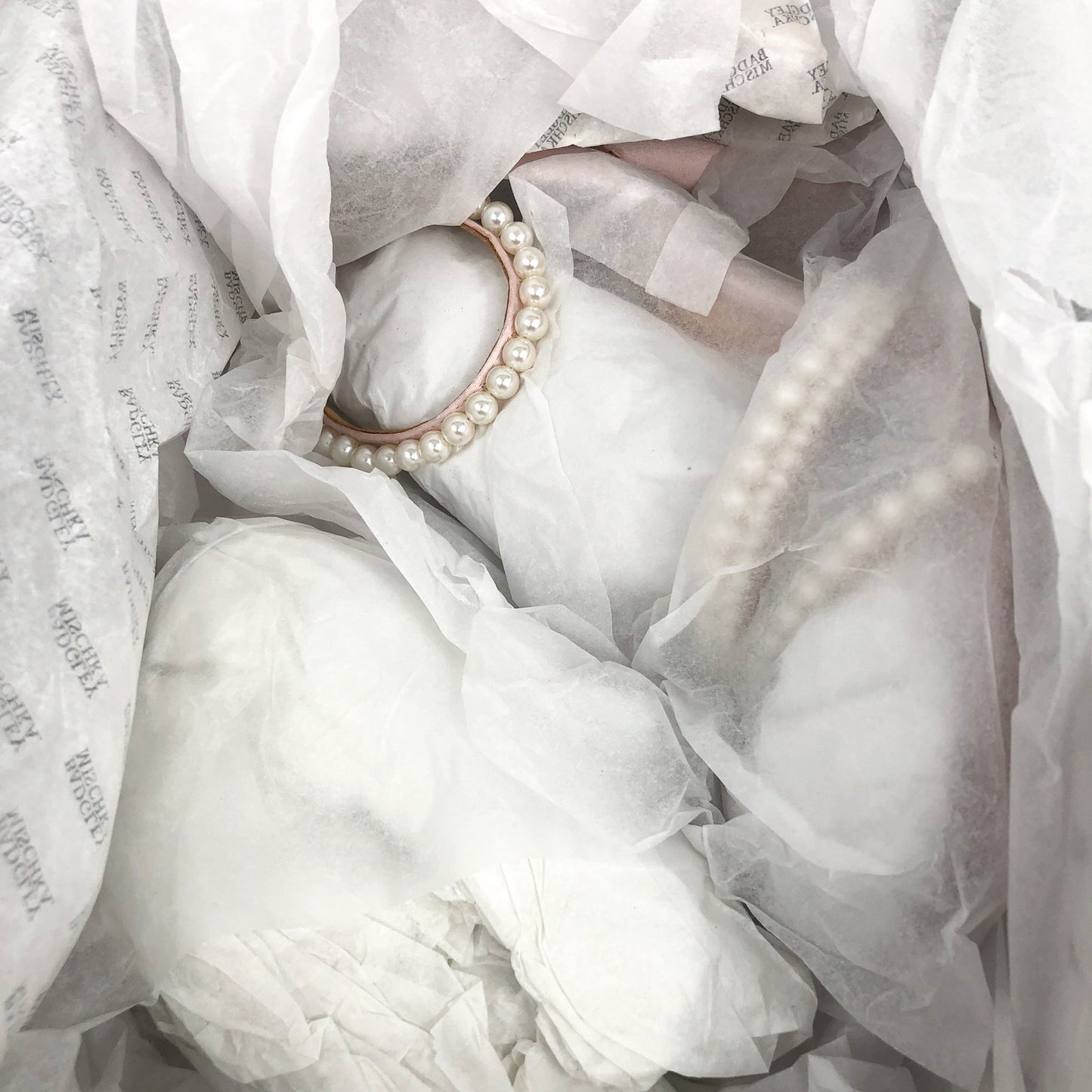 BADGLEY MISCHKA Women's Feisty Pearl Block Heel Dress Sandals 5 Soft Pink NIB