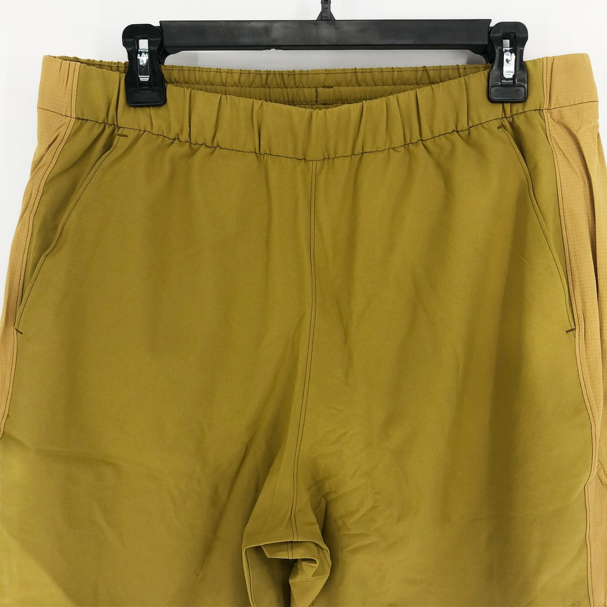 OUTDOOR VOICES Mens High Stride Train 7" Shorts Large Green Patchouli NWT