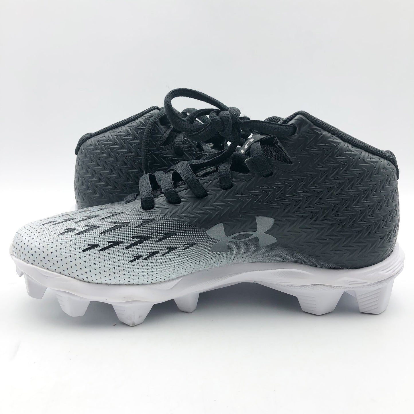 Under Armour Boys Spotlight Fran 4.0 Football Cleats Size 4 Black White NWOB