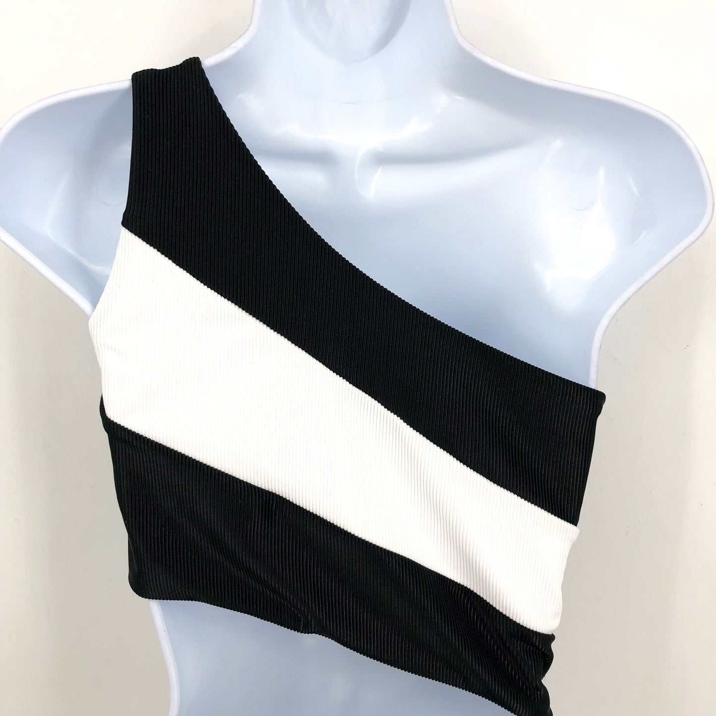 BEACH RIOT Women's Joyce One Shoulder One Piece Swimsuit Large Black White