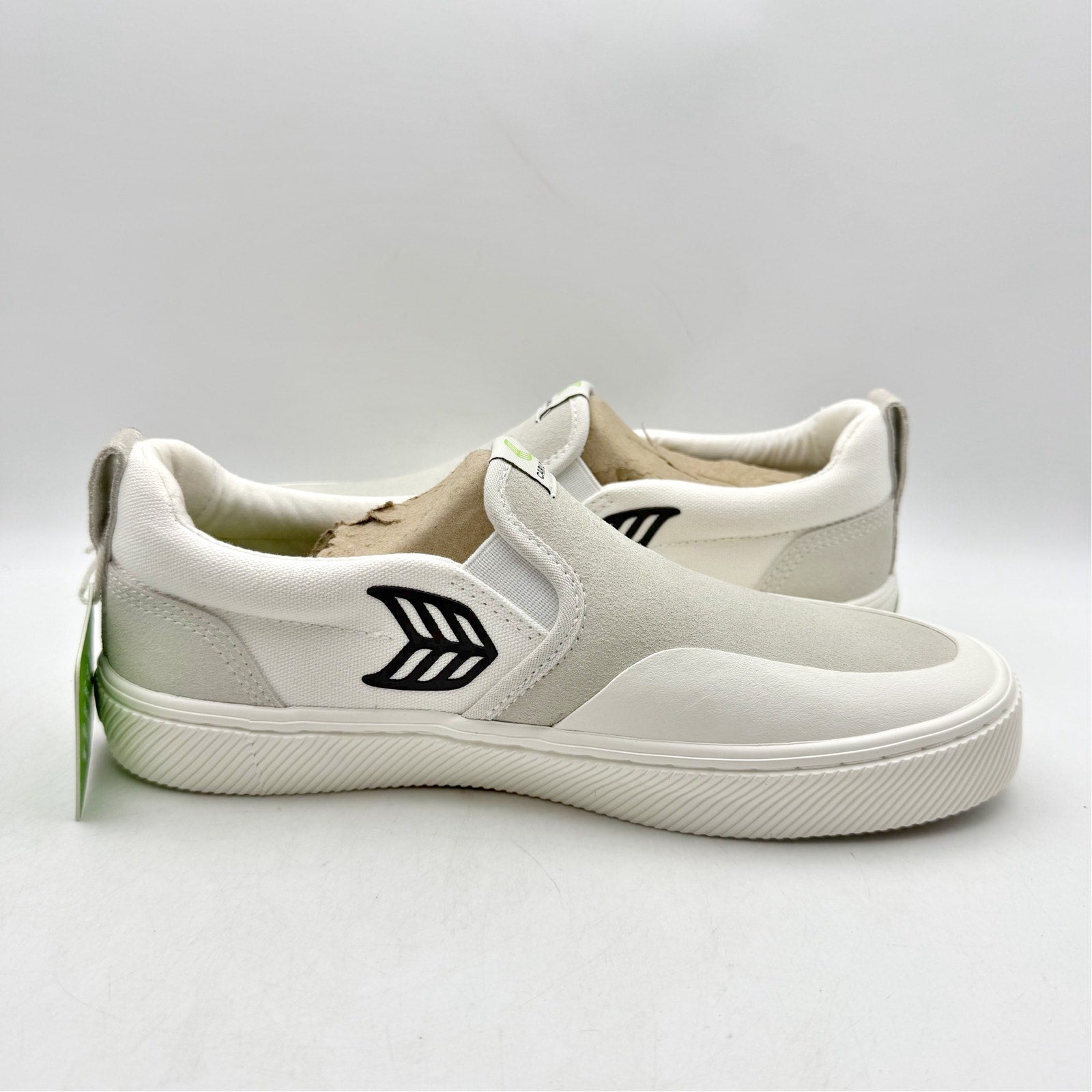 Cariuma Womens Slip-On Skate Pro Low Sneakers US 8 White Canvas Suede NIB