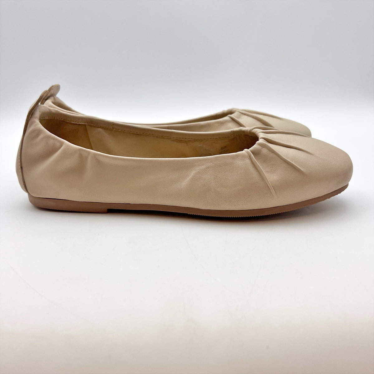 Coldwater Creek Womens Walk With Me Flex Ballet Flats Size 7 Beige Leather NIB