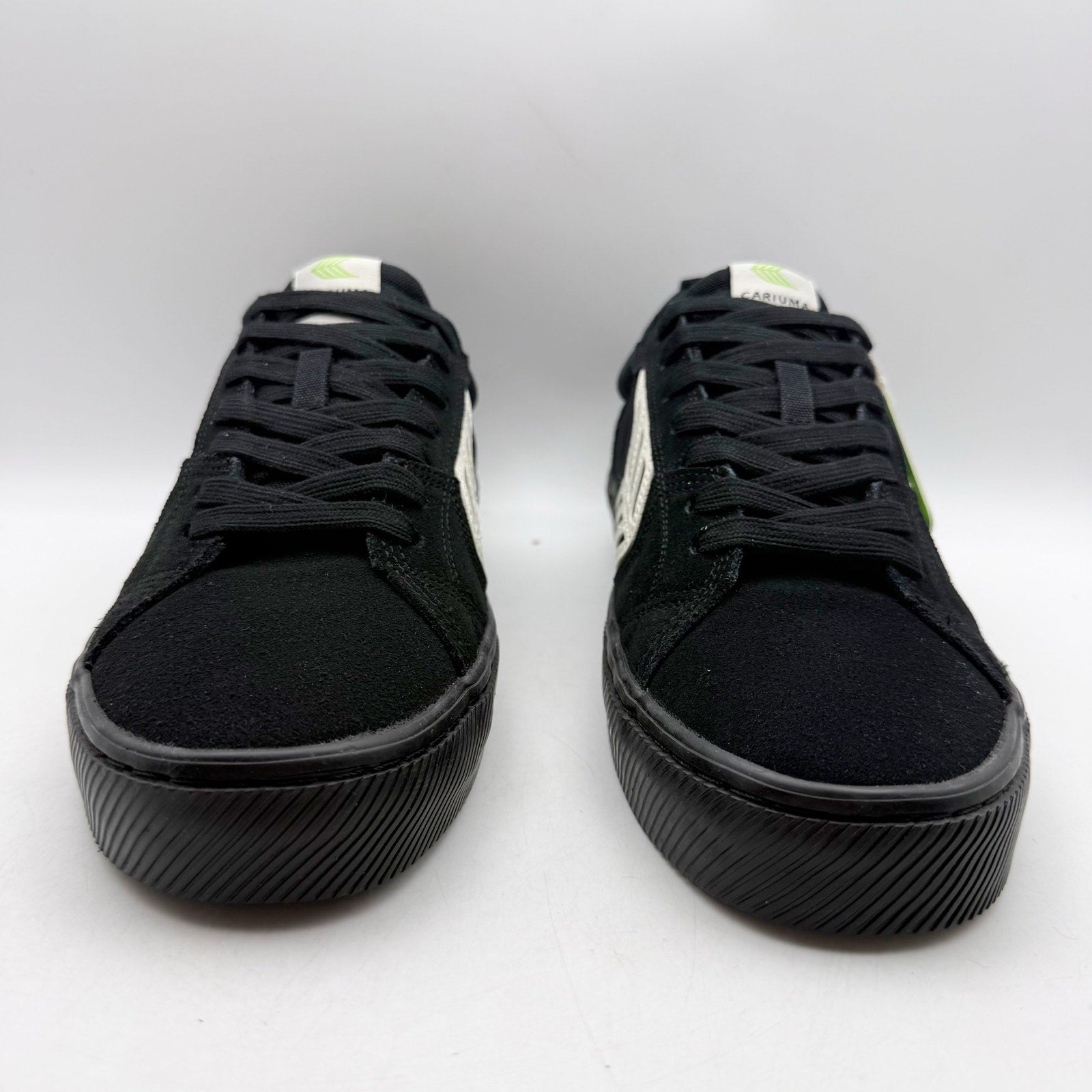 CARIUMA Mens Catiba Pro Low Sneakers US 9.5 EU 42 Black White Suede Canvas NIB