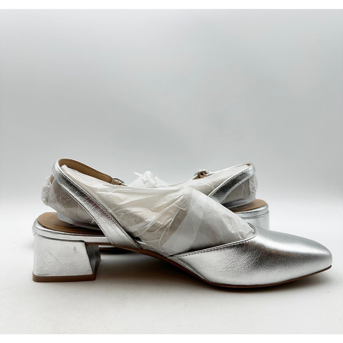 NATURALIZER Womens Jayla Low Slingback Heels Size 8 Wide Silver Leather NWOB