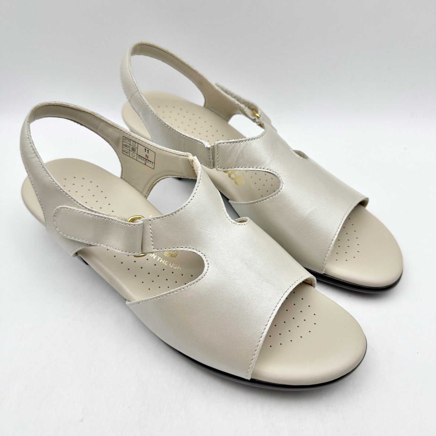 SAS Womens Suntimer Heeled Sandal US 11 Narrow Cream Leather NIB