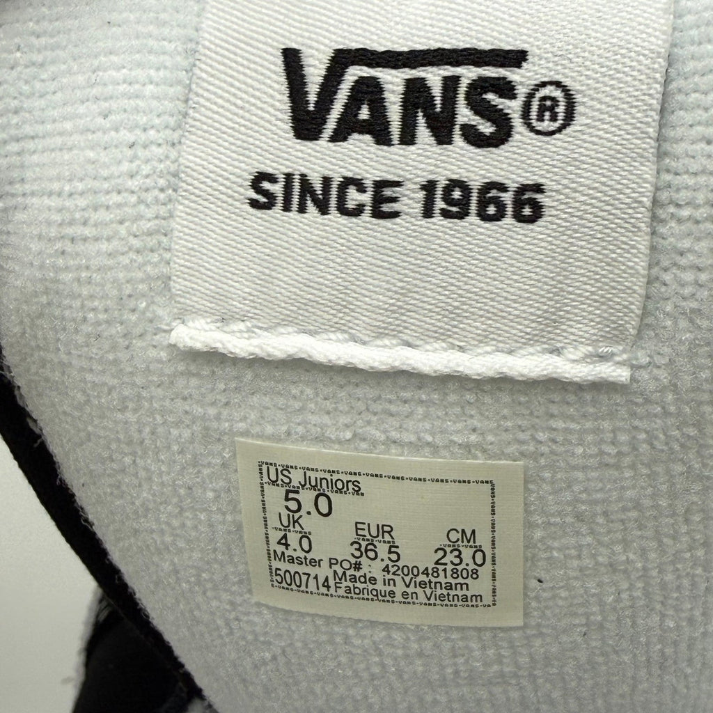 Vans Big Kids Knu Skool Casual Sneakers Youth Size 5 Black True White NIB