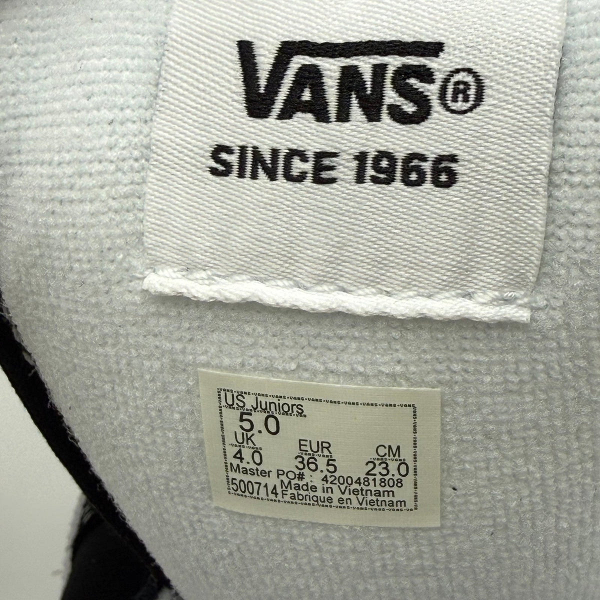 Vans Big Kids Knu Skool Casual Sneakers Youth Size 5 Black True White NIB