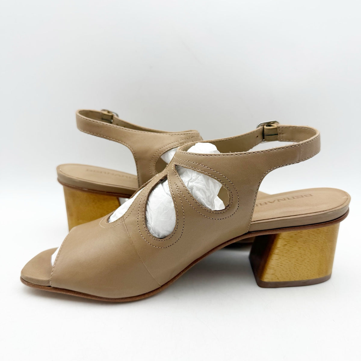 Bernardo Womens Lainey Heeled Sandals Size 8 M Tan Beige Leather NWOB
