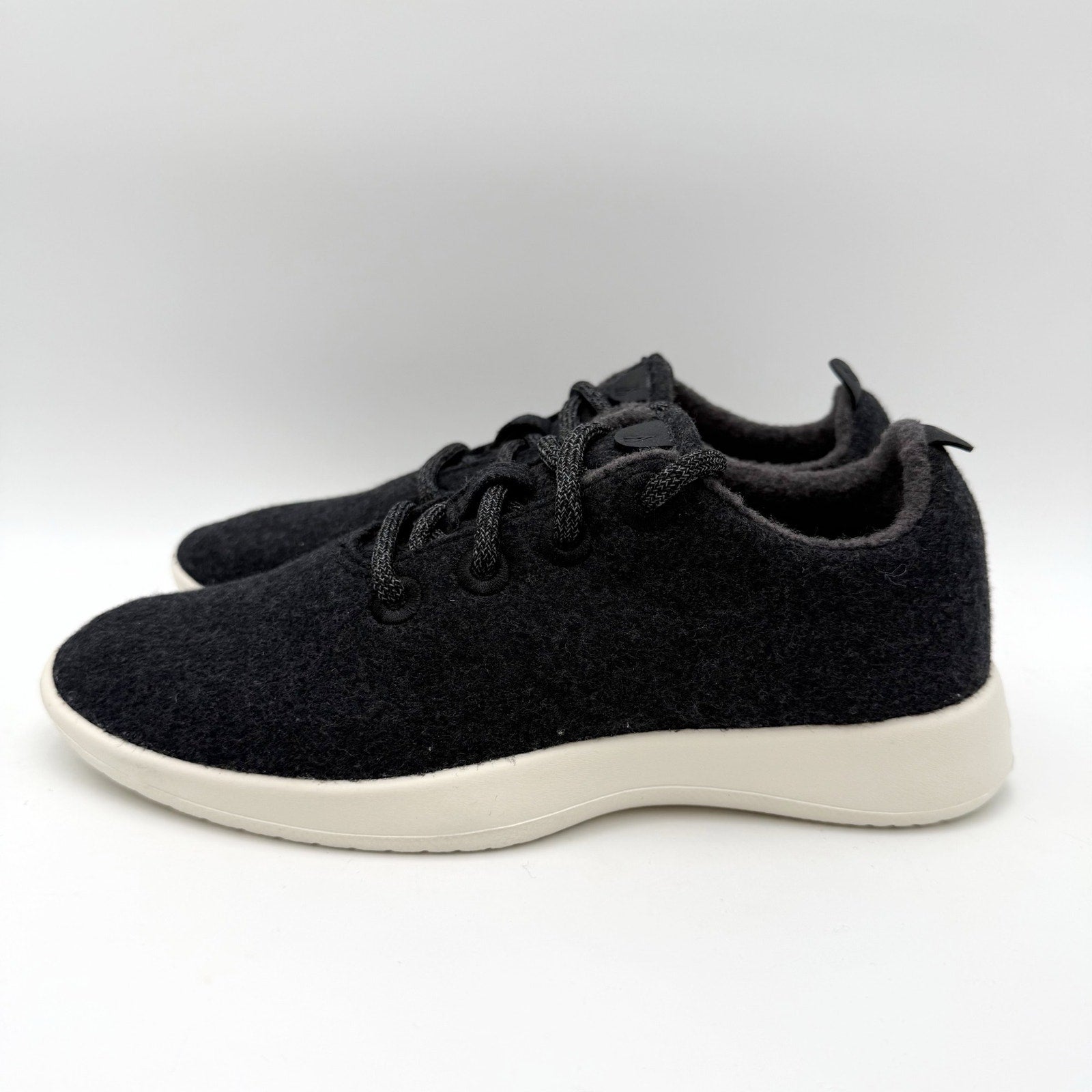 AllBirds Womens Wool Runner Sneakers US 7 EU 37 Black Athletic NIB