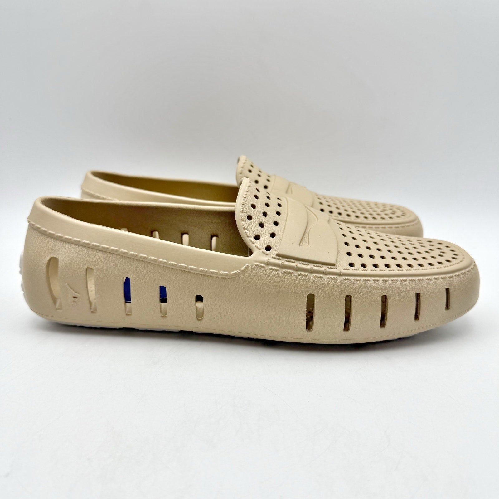 Floafers Mens Country Club Driver 2.0 Loafers US 8 Beige Tan NWOB