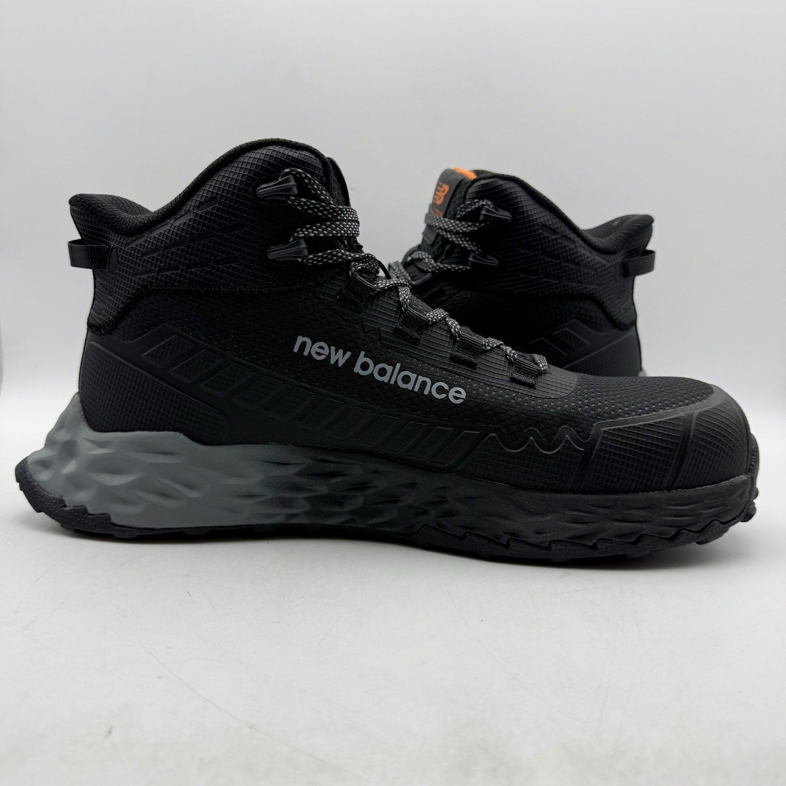 New Balance Womens Cremorne Fresh Foam Mid Work Shoes 7 WIDE Black CT SR NIB