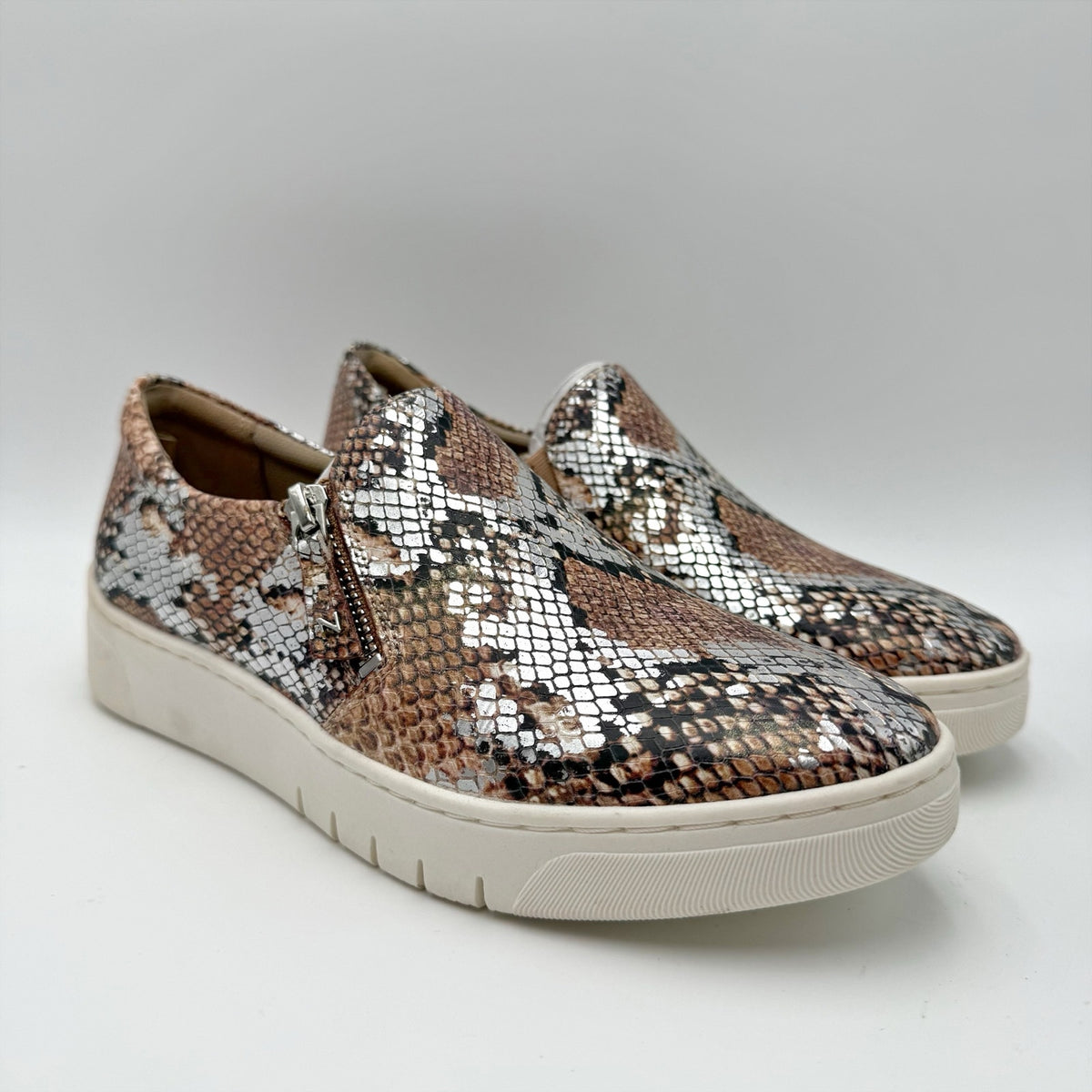 Naturalizer Womens Hawthorn Sneakers Size 7 Wide Tan Snake Leather Slip On NIB